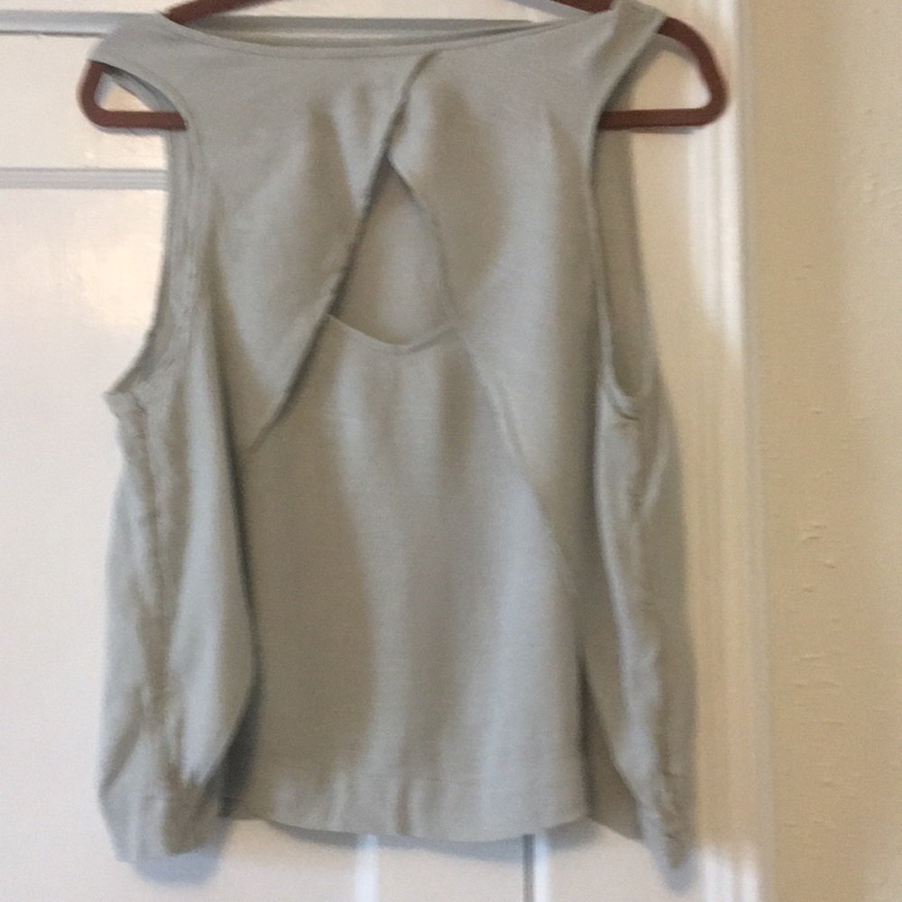 Size M Free People linen blend sleeveless top